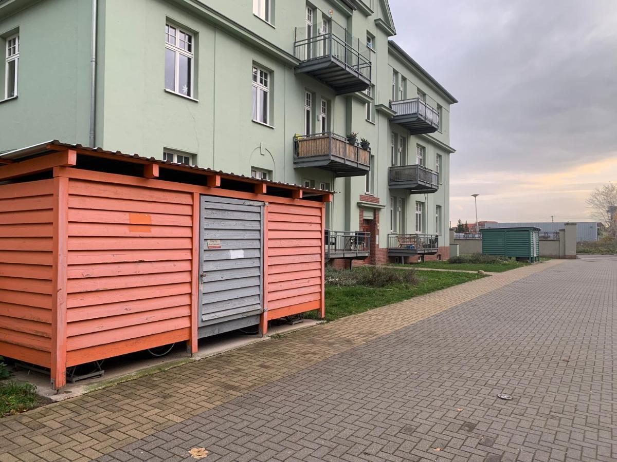 Ruhig - Privatparkplatz - Barrierearm Quiet - Private Car Park - Low Barrier Maagdenburg Buitenkant foto